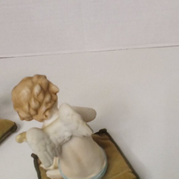 Vintage Angel Figure On Pillow Lot of 2 Guitar Flute Cherubs Ceramic 5" Tall - Picture 12 of 16
